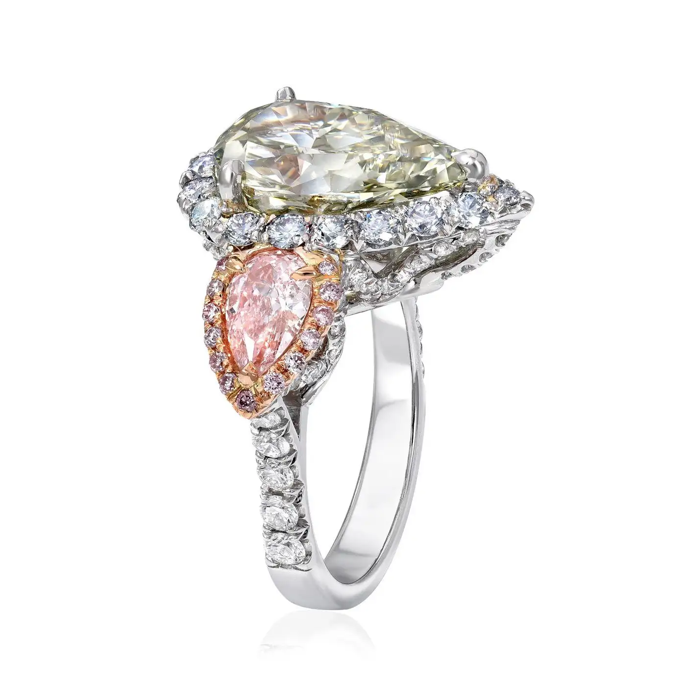 Green-Diamond-Ring-5.16-Carat-Pear-Shape-GIA-Certified-11.webp