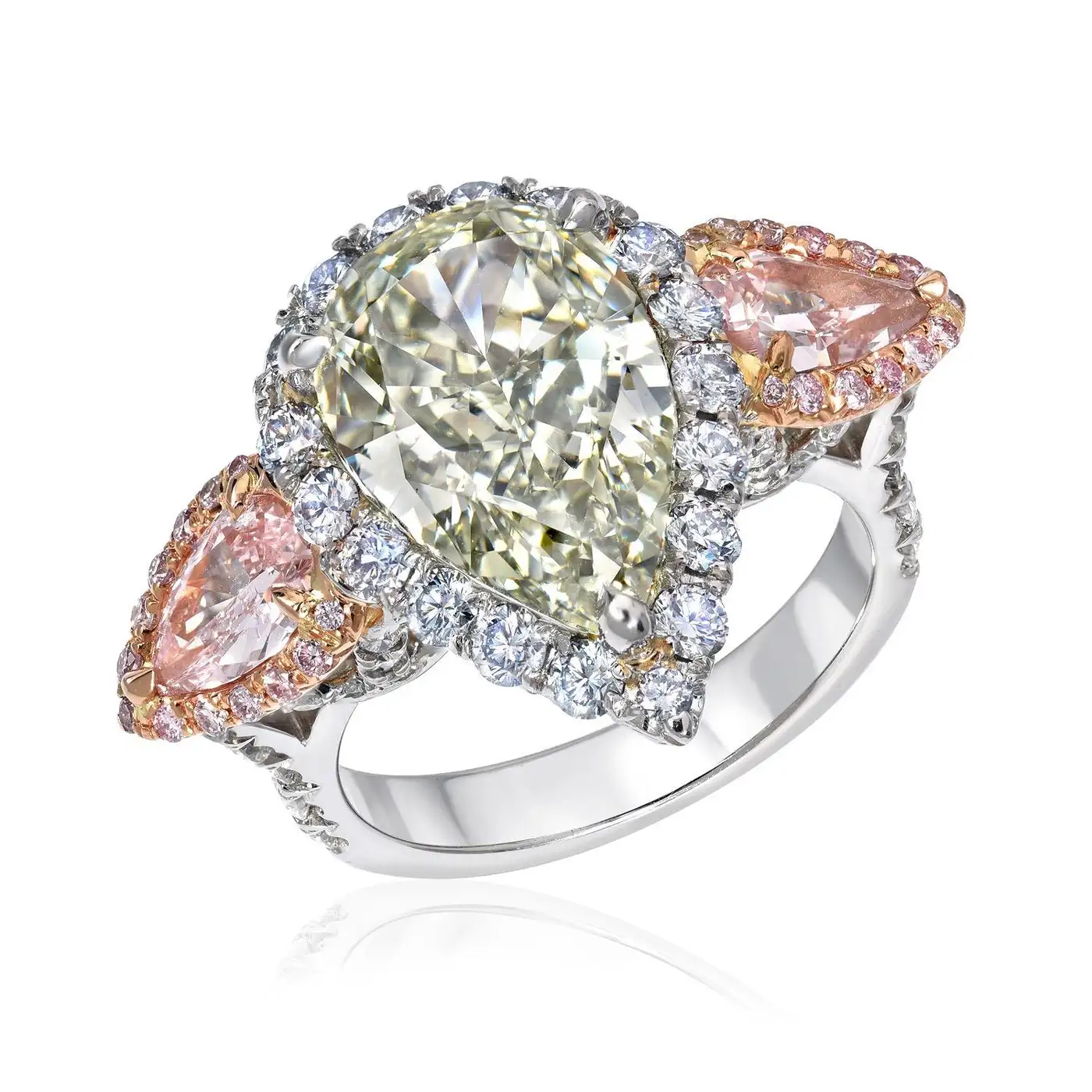 Green-Diamond-Ring-5.16-Carat-Pear-Shape-GIA-Certified-2.webp