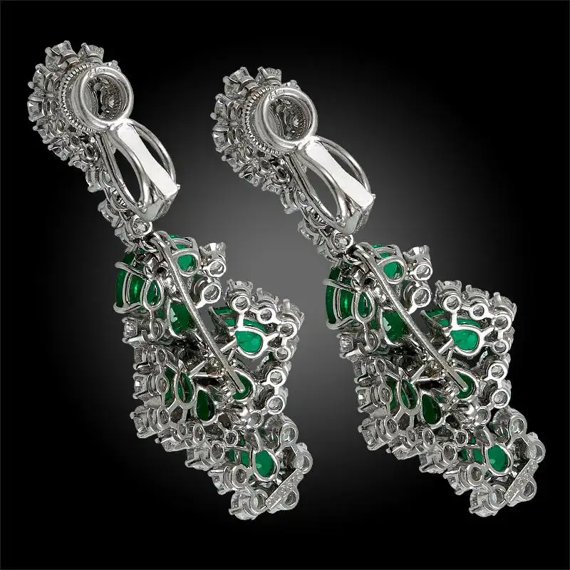 Harry-Winston-Emerald-Diamond-Chandelier-Earrings-6.webp