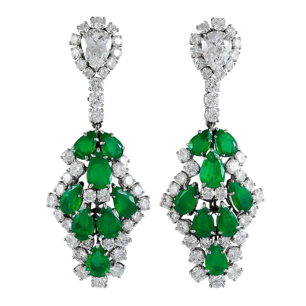 Harry-Winston-Emerald-Diamond-Chandelier-Earrings-7.webp