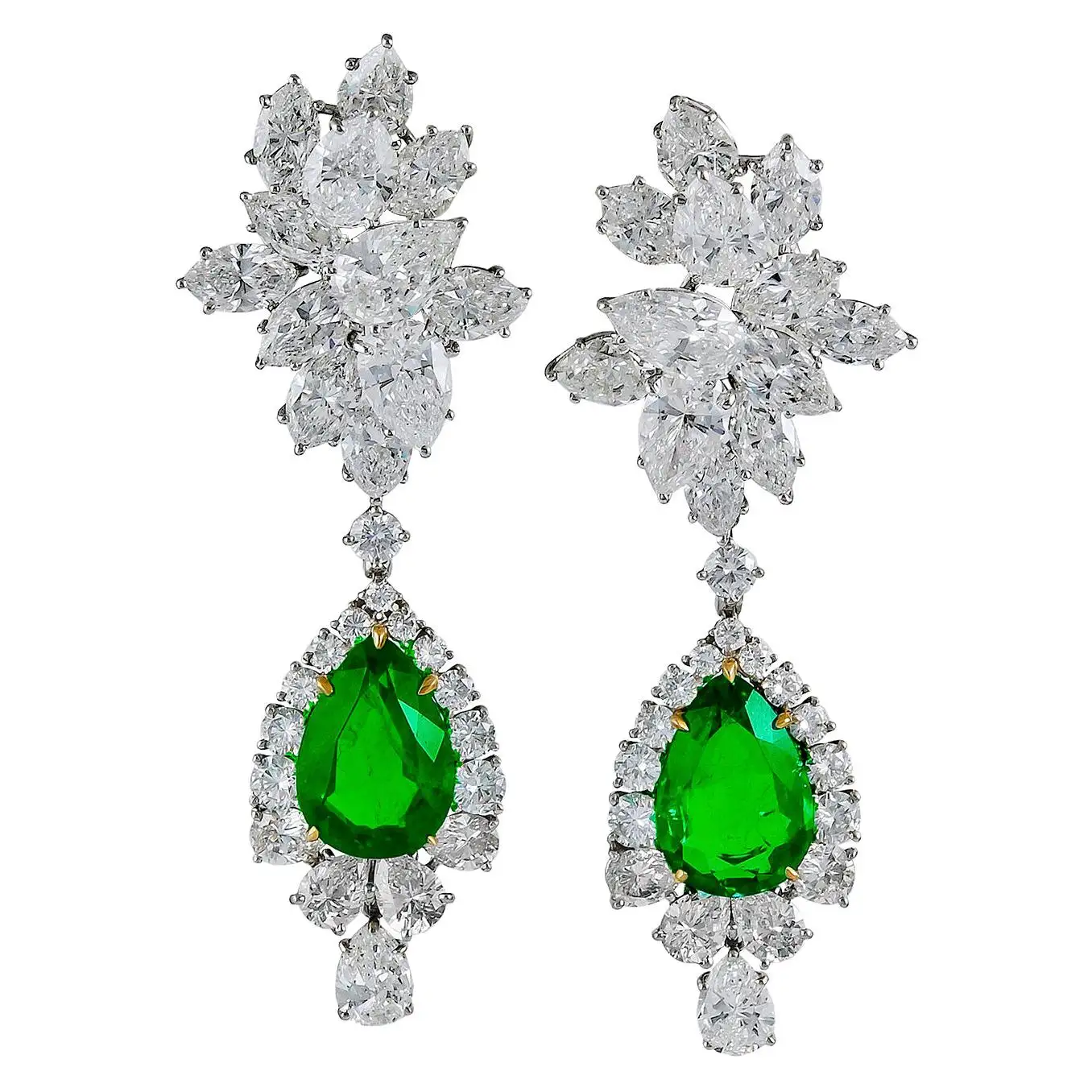 Harry-Winston-Emerald-Diamond-Cluster-Platinum-Pendant-Earrings-1.webp