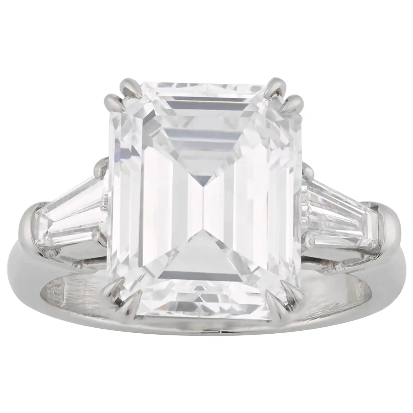 Harry-Winston-Golconda-Diamond-Ring-5.56-Carat-Emerald-Cut-1.webp