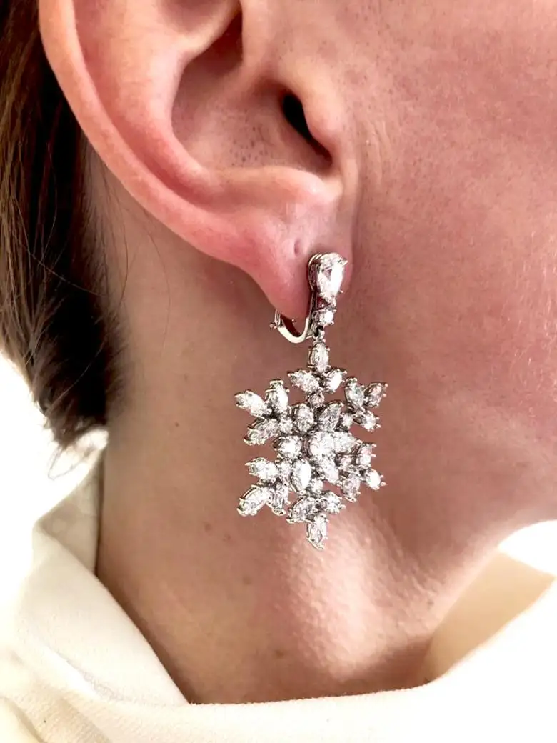 Harry-Winston-Vintage-Collection-Diamond-Snowflake-Drop-Earrings-2.webp