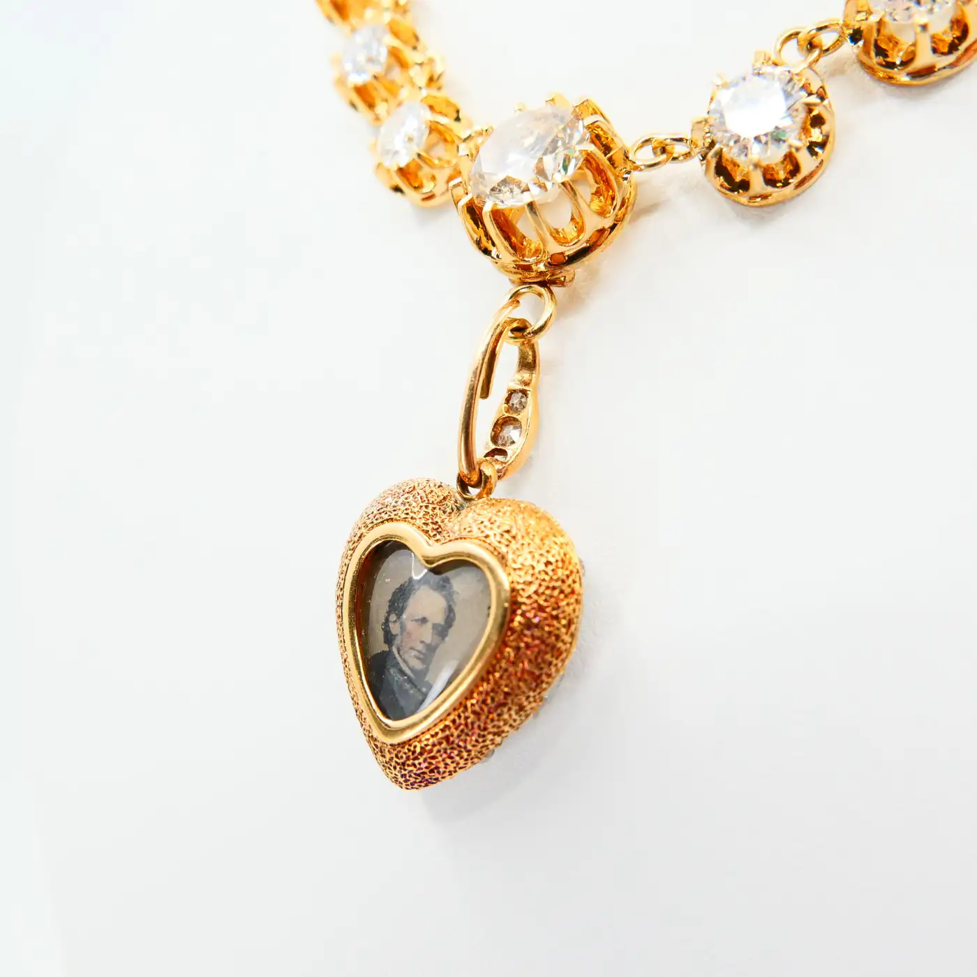 Important-Old-Mine-Cut-Heart-Locket-Pendant-and-Diamond-Necklace-Certified-8.webp