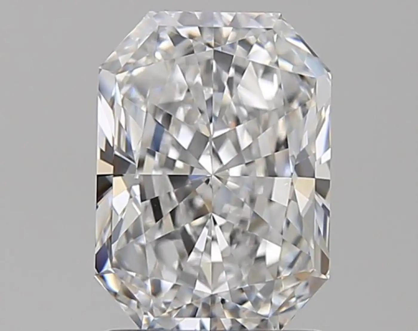 Internally-Flawless-1.50-Carat-Long-Radiant-Diamond-PLatinum-Ring-GIA-Certified-2.webp
