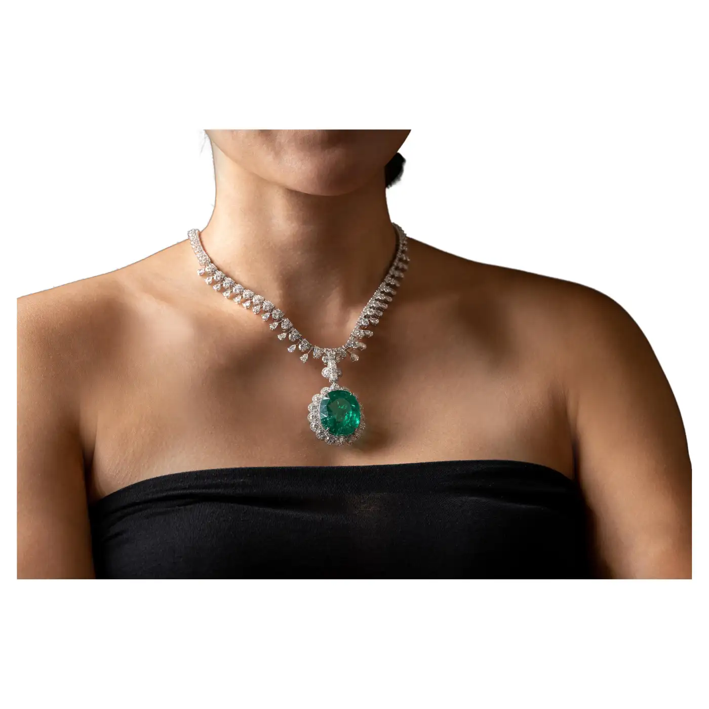 No-Oil-Colombian-69-Ct-Emerald-Platinum-Award-Oval-Luxury-Necklace-1.webp