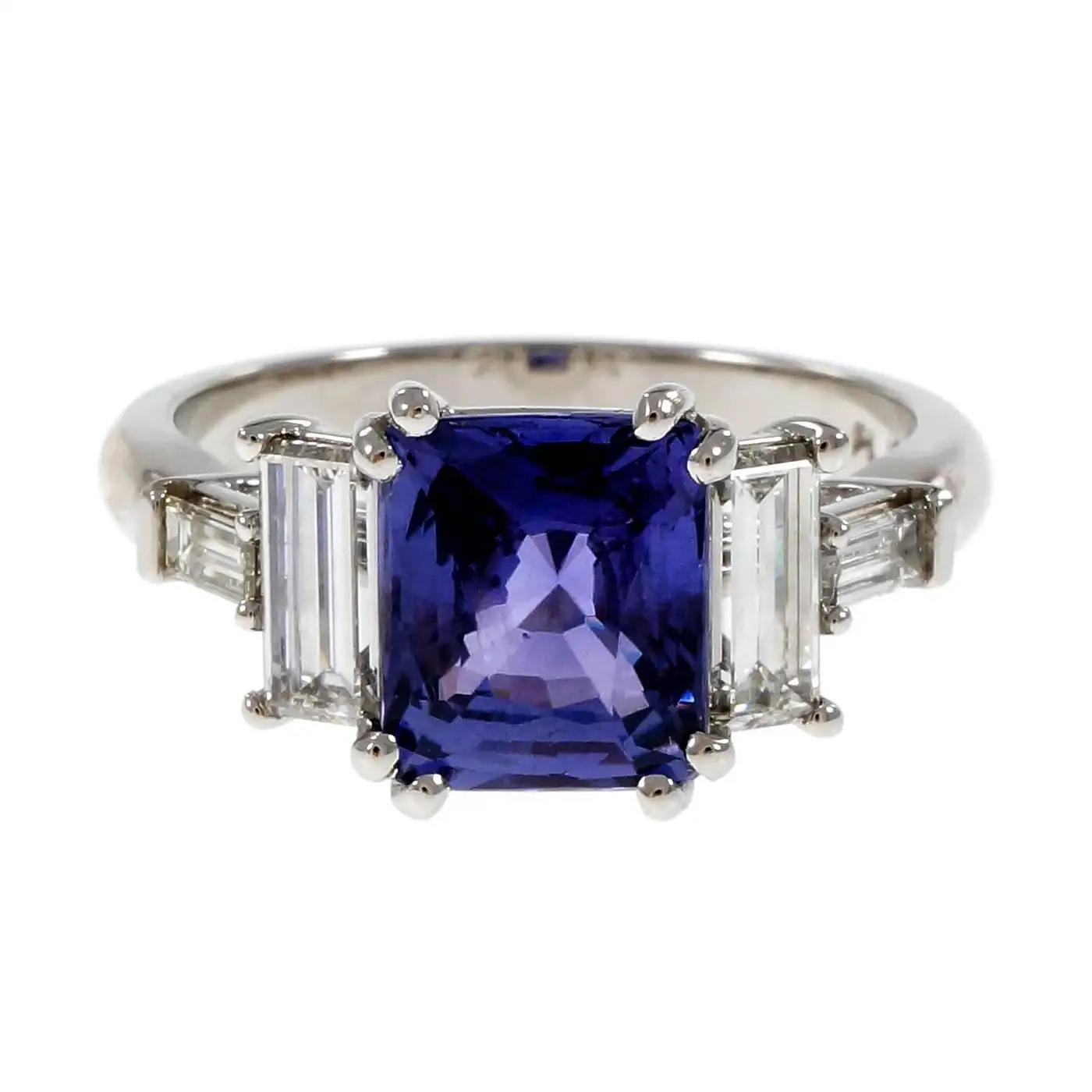 Peter-Suchy-Violet-Natural-Sapphire-Platinum-Engagement-Ring-7.webp