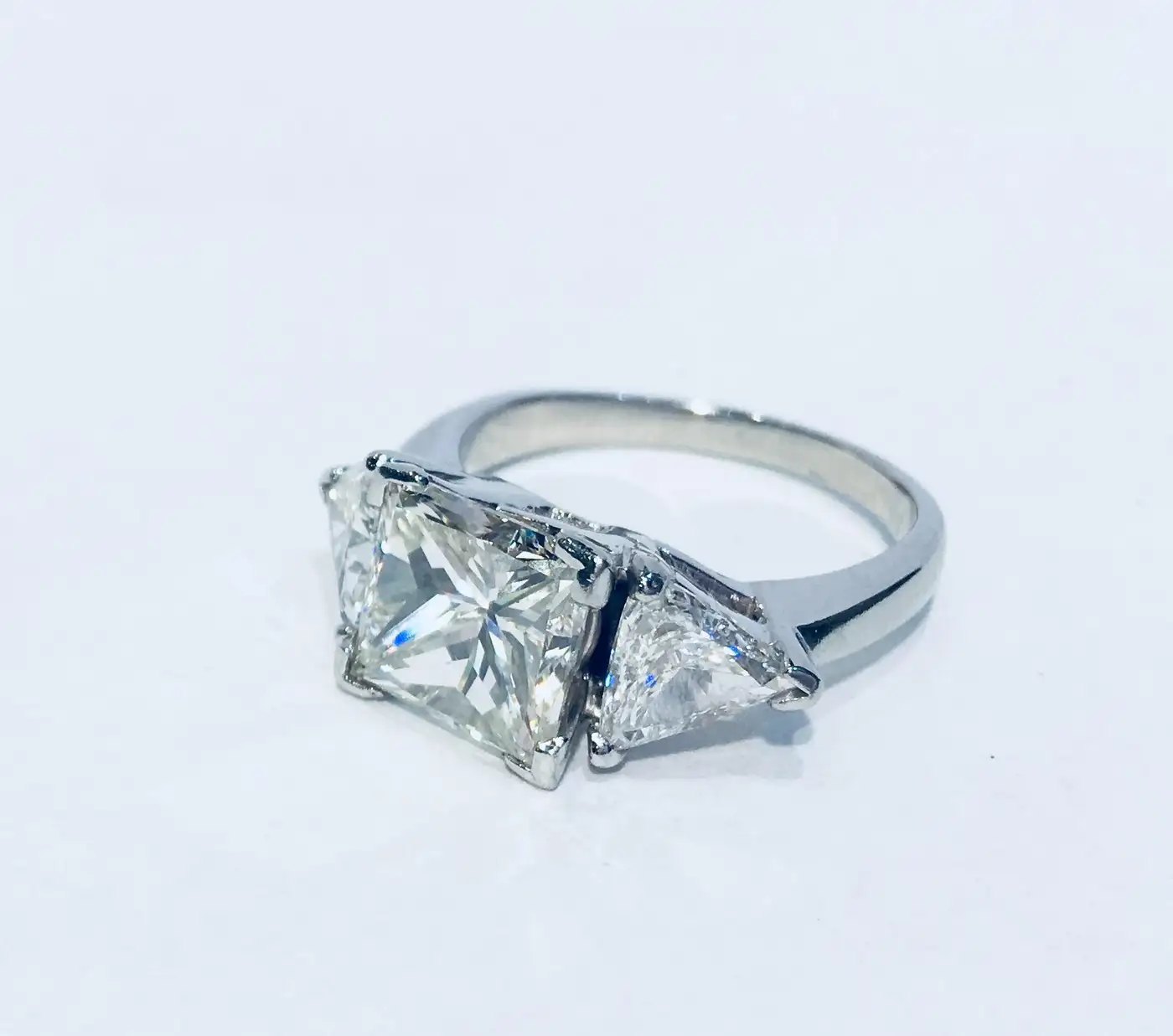 Princess-Diamond-Ring-With-2-Carat-Diamond-Sides-GIA-Certified-VS2-4.13-Carat-10.webp