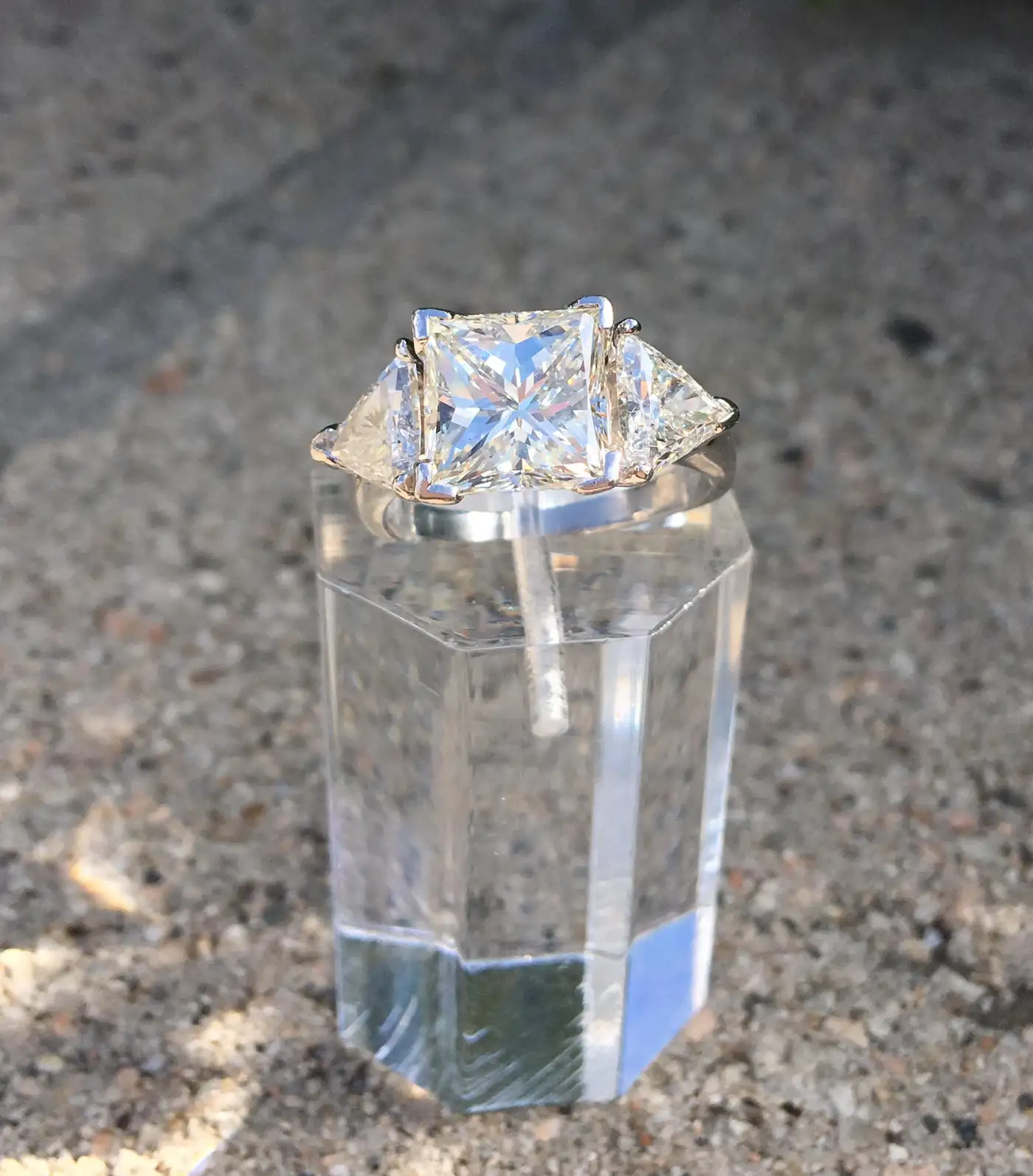 Princess-Diamond-Ring-With-2-Carat-Diamond-Sides-GIA-Certified-VS2-4.13-Carat-12.webp