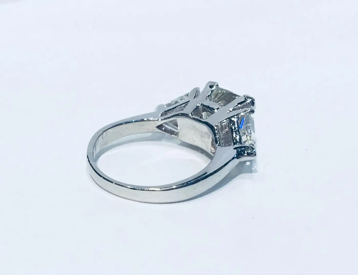 Princess-Diamond-Ring-With-2-Carat-Diamond-Sides-GIA-Certified-VS2-4.13-Carat-9.webp