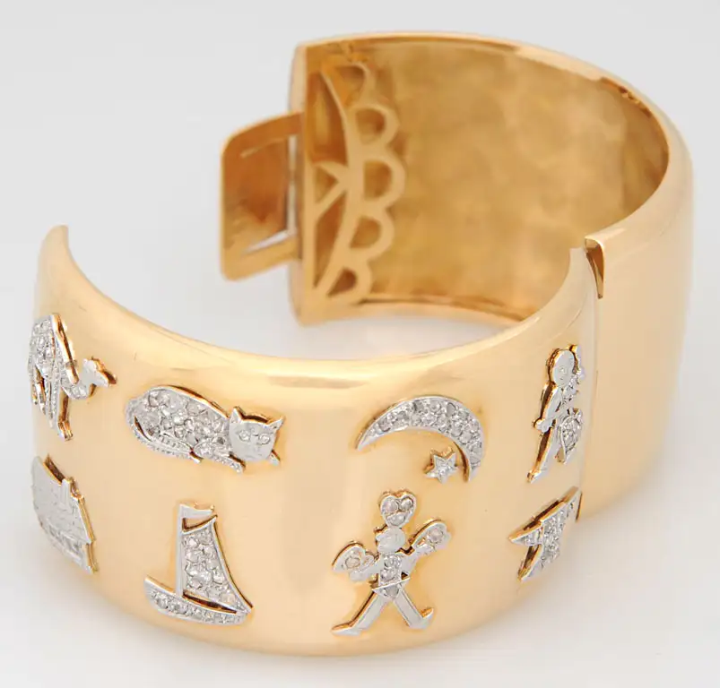 Retro-Art-Deco-Diamond-Platinum-Charms-Gold-Bangle-5.webp