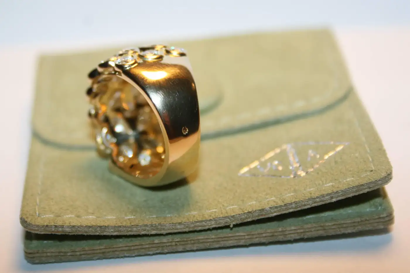 Rosee-4.25-Carats-Diamond-Gold-Floral-Band-Ring-4.webp