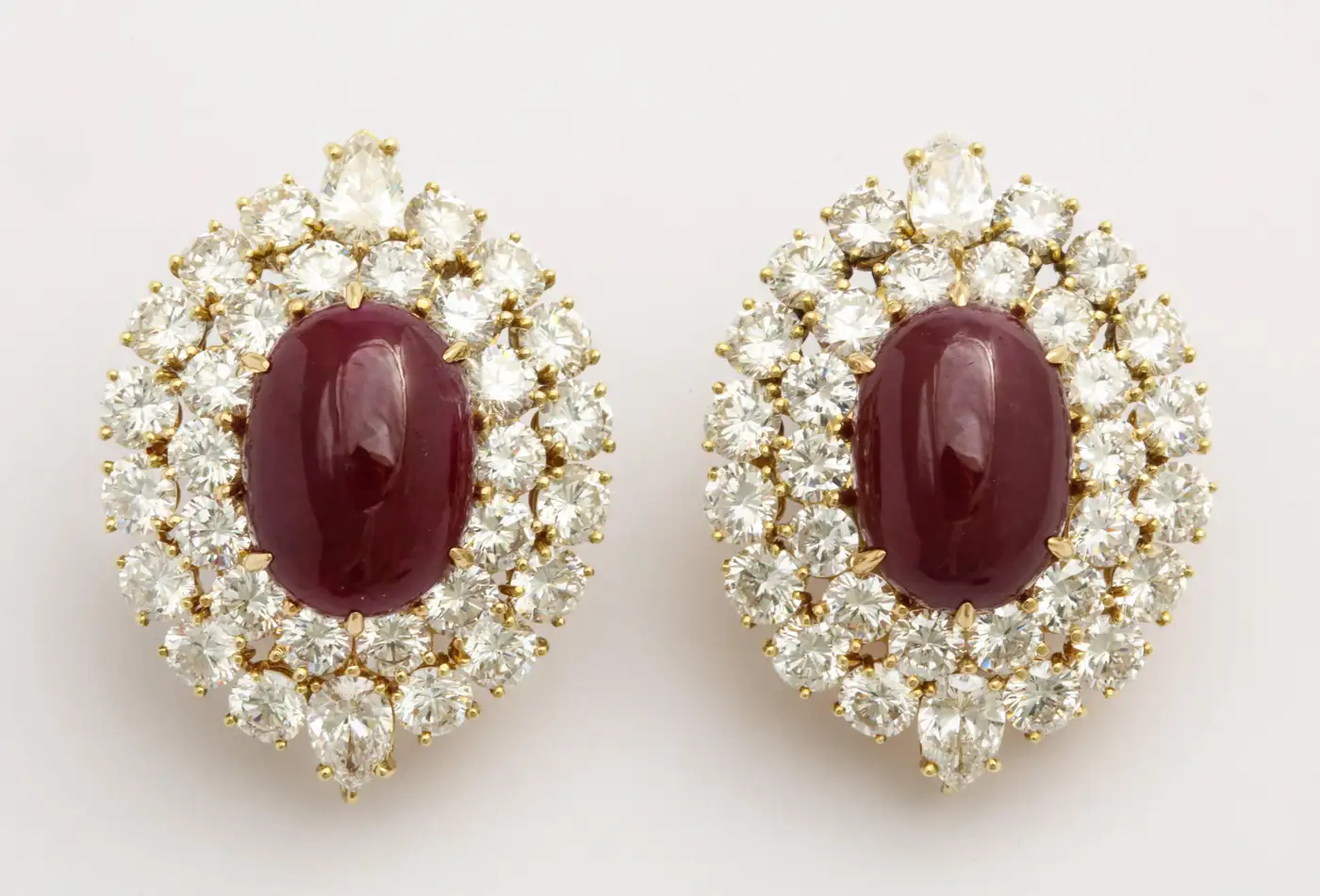 Ruby-Diamond-Day-and-Night-Tassel-Earrings-Magnificent-Van-Cleef-Arpels-1.webp