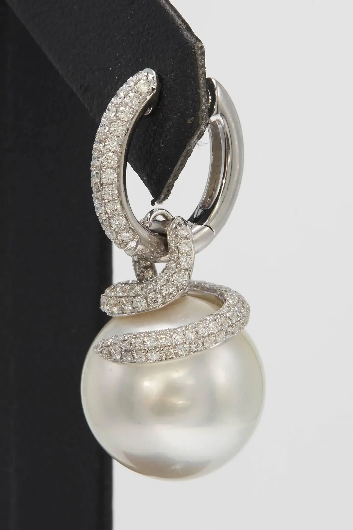 South-Sea-Pearl-Diamond-Drop-Earrings-1.55-Carats-18K-White-Gold-4.webp