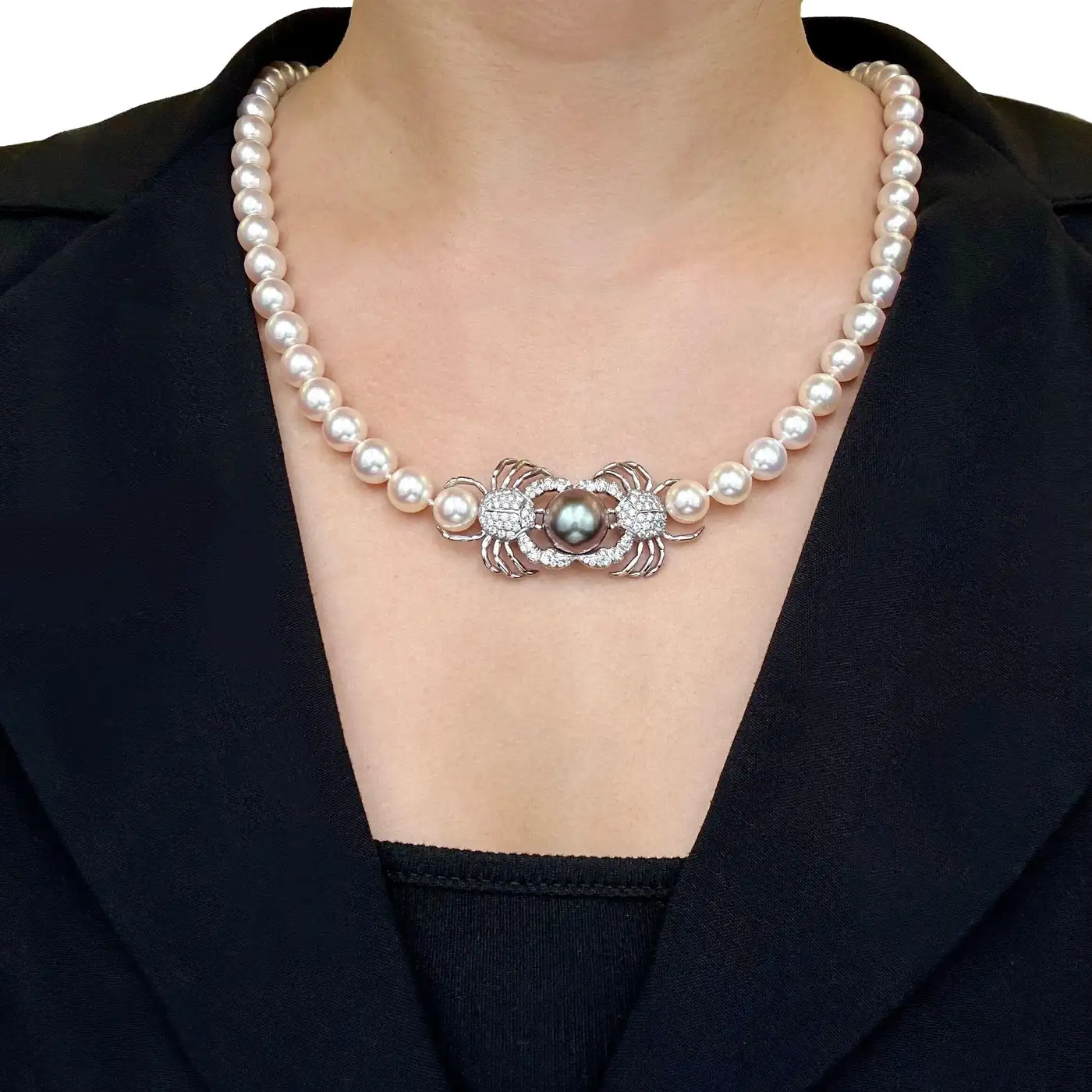 Tiffany-Co.-Tahitian-Pearl-and-Diamond-Crab-Necklace-3.webp