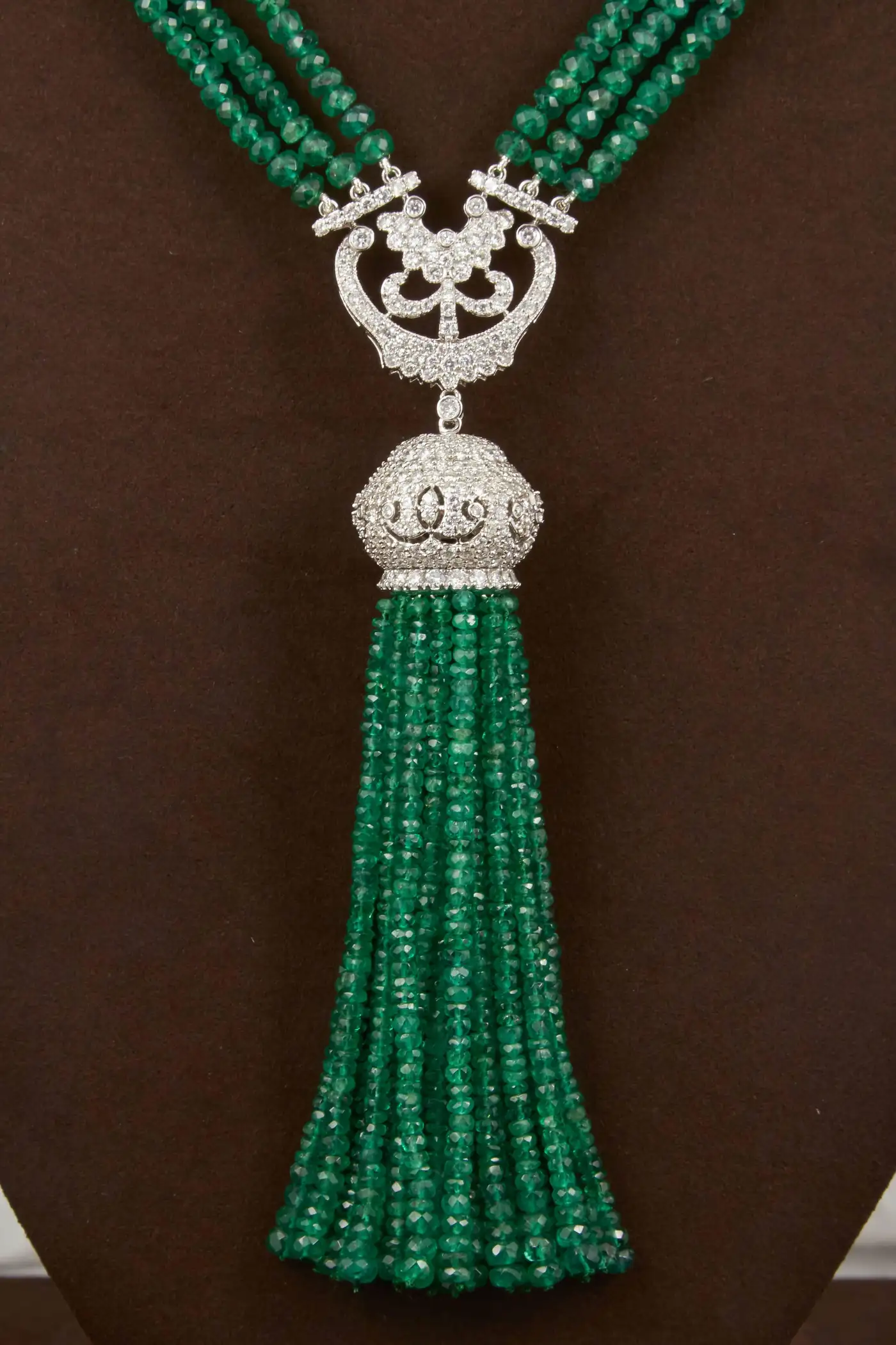 Unique-Green-Emerald-and-Diamond-Tassel-Necklace-6.webp