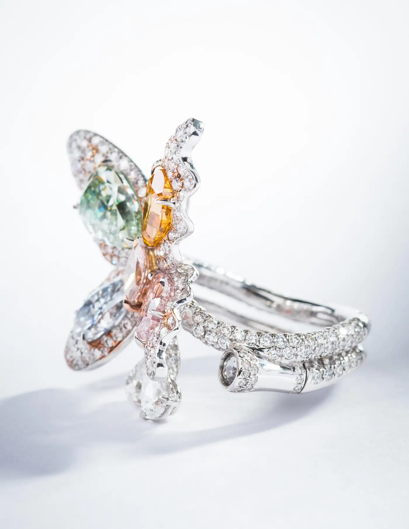 Vihari-Diamond-Butterfly-Ring-Jewels-Fancy-Light-Blue-Green-Pink-and-Orange-4.webp