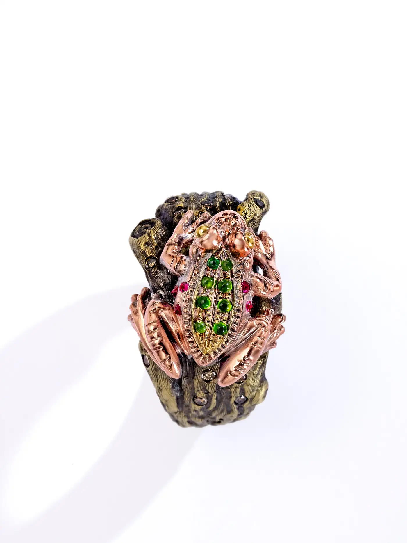 Wendy-Brandes-7-Ring-Diamond-and-Coloured-Gemstone-Animal-Design-Collection-19.webp