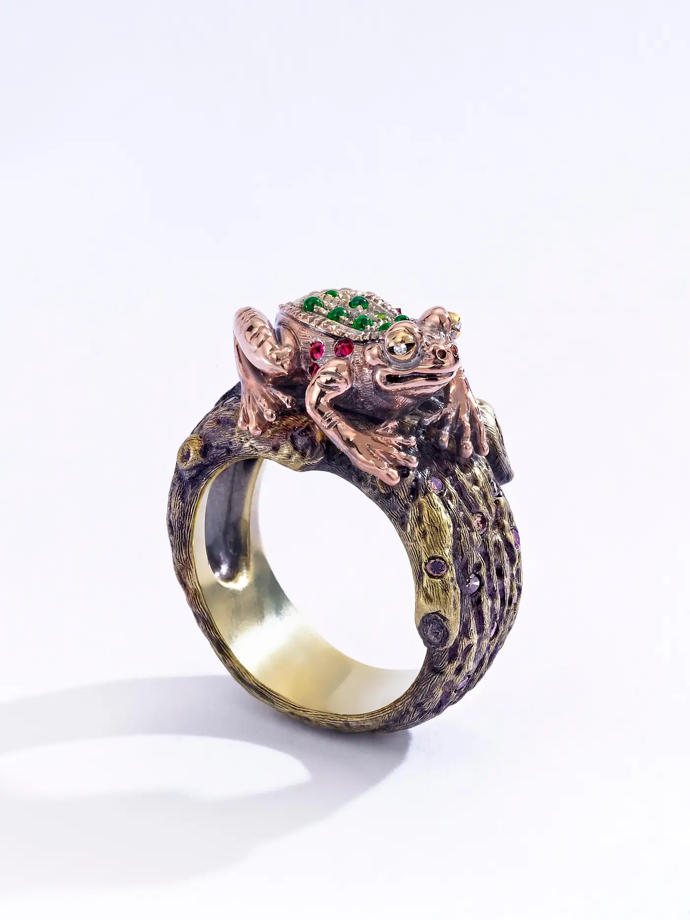 Wendy-Brandes-7-Ring-Diamond-and-Coloured-Gemstone-Animal-Design-Collection-20.webp