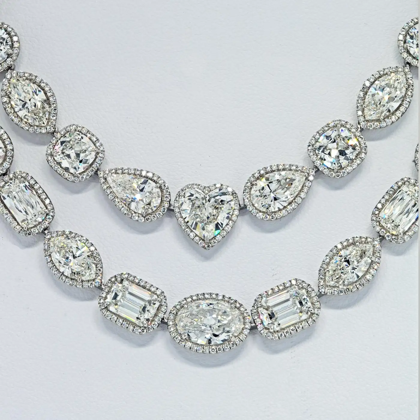 William-Goldberg-63-Carat-Spectacular-Diamond-Infinity-Necklace-8.webp