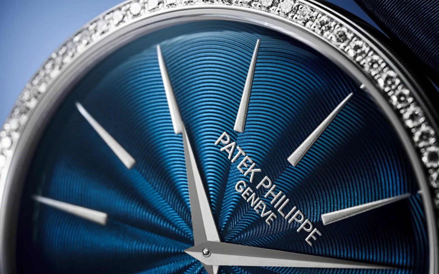 patek-philippe-calatrava-4997200-6.jpg