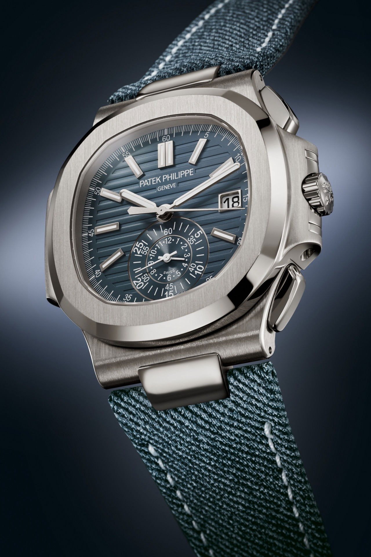 patek-philippe-nautilus-flyback-6.jpg